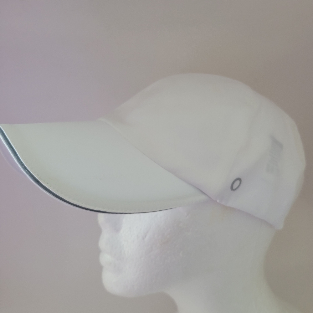 Skora Womens lightweight Hi Pony White Running Hat Reflective Brim Upf 40